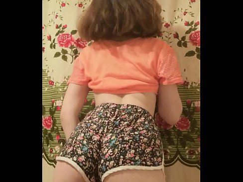 ❤️ Giovane pupa sexy fa uno striptease riprendendo i suoi pantaloncini alla telecamera ️❌ Super sessoal it.bookland.top ☑